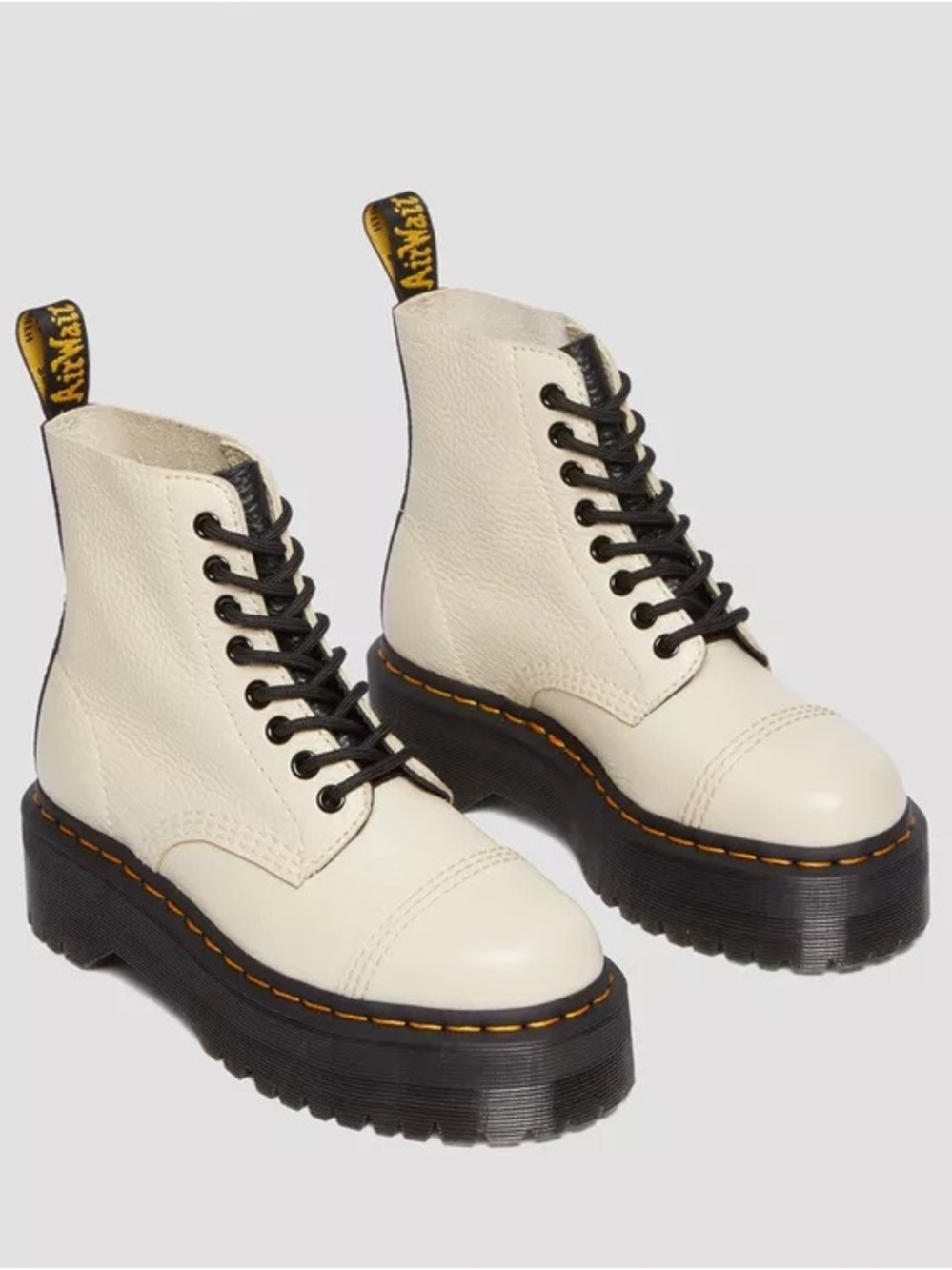 Dr. Martens Sinclair Milled
Nappa Platform Boots. Size 7
